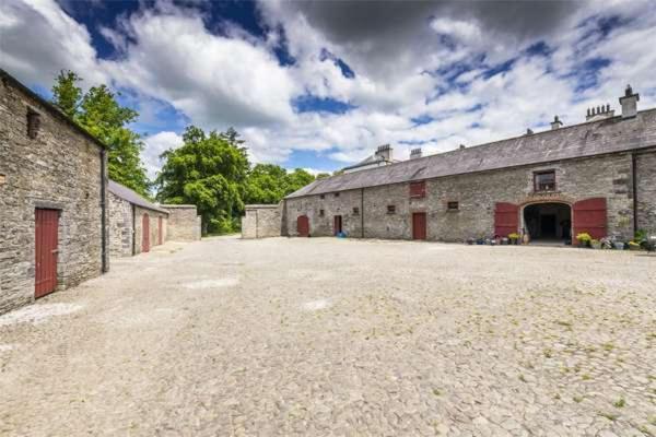 2 Bed Courtyard Apartment At Rockfield House Kells In Meath - Short Term Let Екстер'єр фото