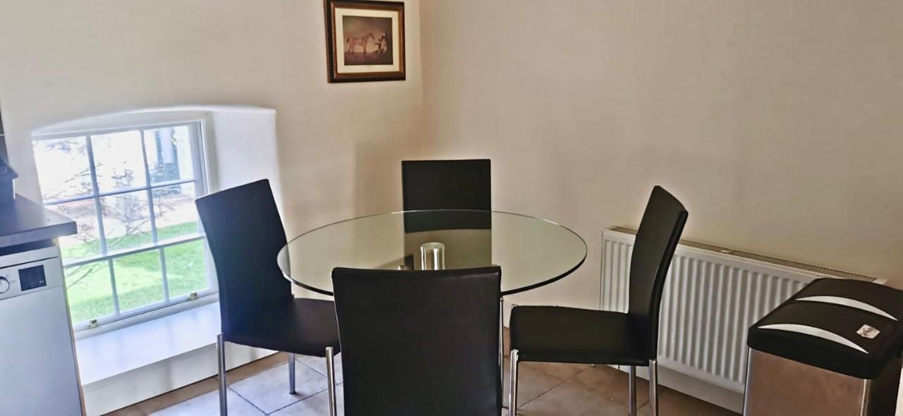 2 Bed Courtyard Apartment At Rockfield House Kells In Meath - Short Term Let Екстер'єр фото